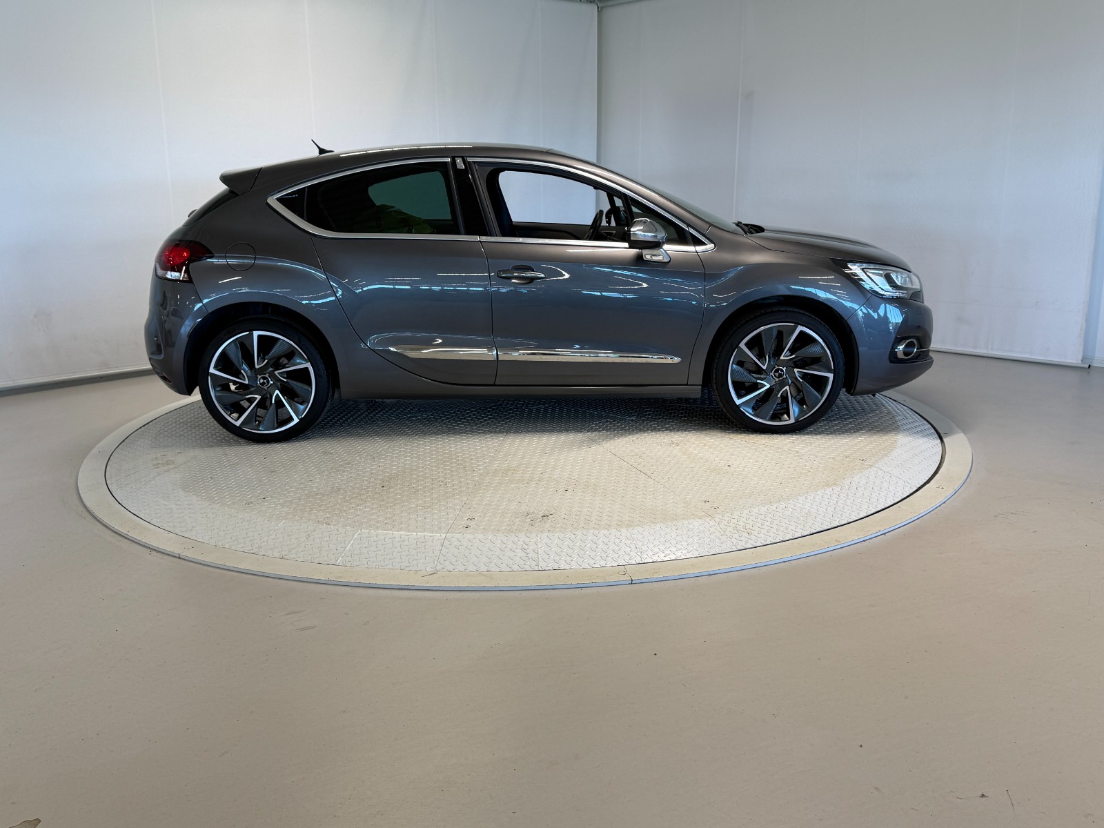 DS 4 2.0 BlueHDi Automatic, 6-trins, 181ps, 2017