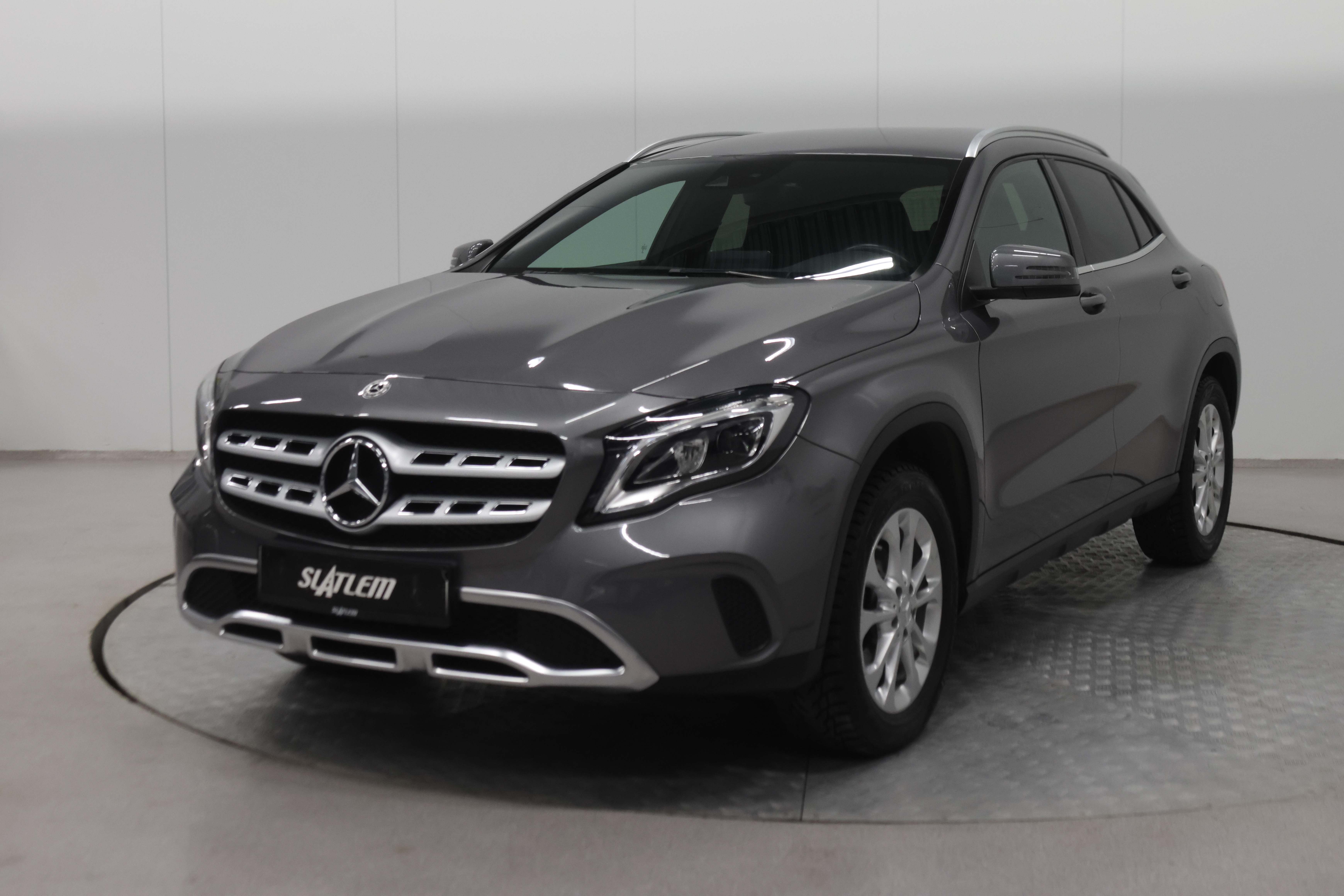 Mercedes-Benz GLA 180