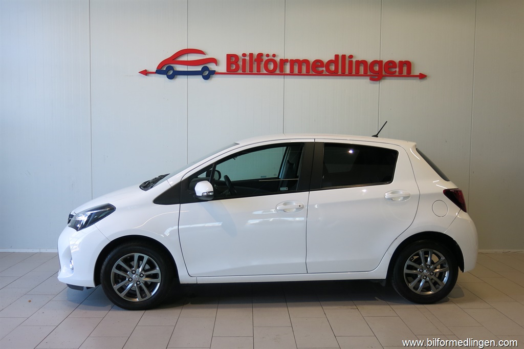 Toyota YARIS 2015
