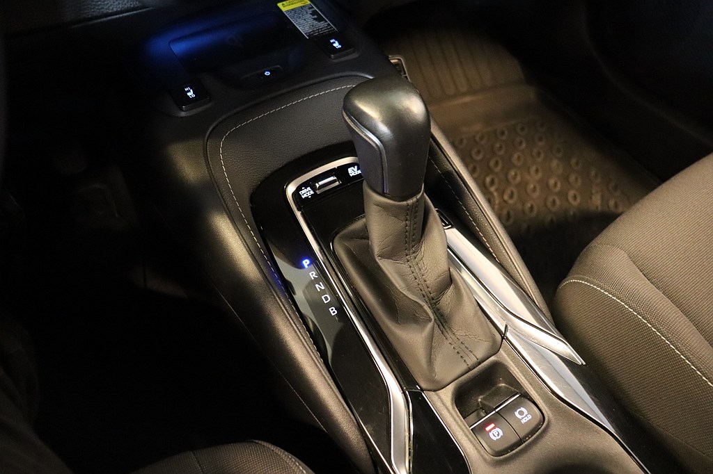 Suzuki Swace Hybrid e-CVT, 122hp, 2022