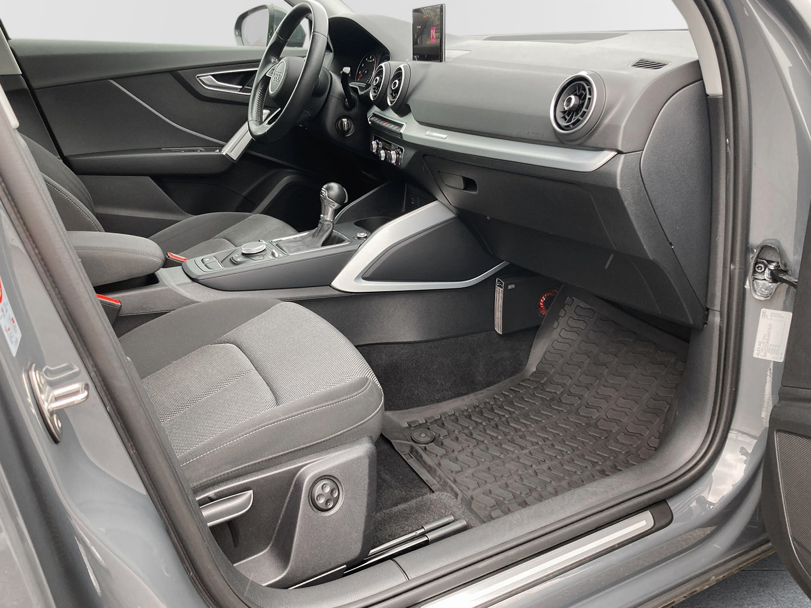 Audi Q2 2020, photo 6/10