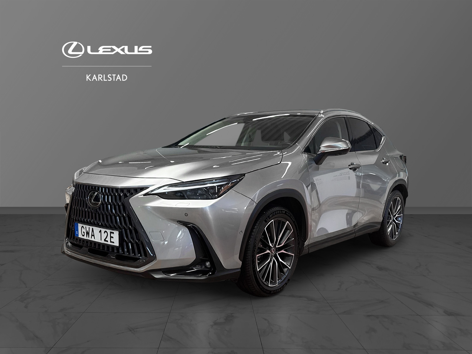 Lexus NX 242 л.с.