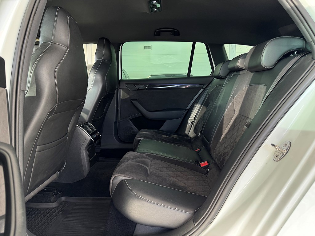 Škoda Superb Kombi 2.0 TDI 4x4 SCR DSG Sekventiell, 190hk, 2017