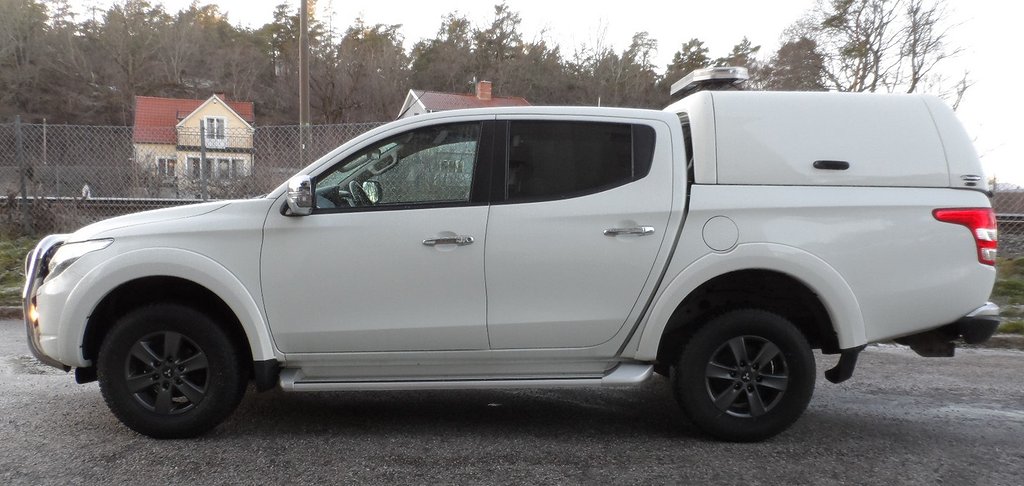 Mitsubishi L200 2.4 IC/TC DI-D 4WD 2017, kuva 2/13