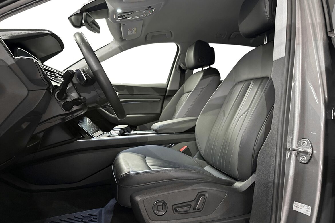 Audi e-tron 55 quattroQuattro Proline LEASEBAR