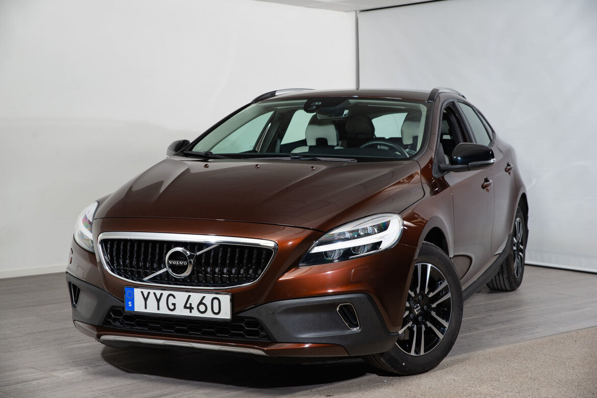 YYG460 – Volvo V40 Cross Country