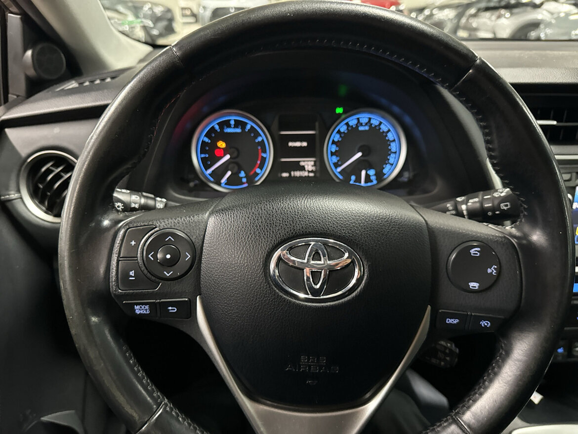 NYD302 | Toyota Auris Touring Sports | 1.6 132hk TS Executiv DRAG  P-sensorer Xenon V-hjul | Wayke