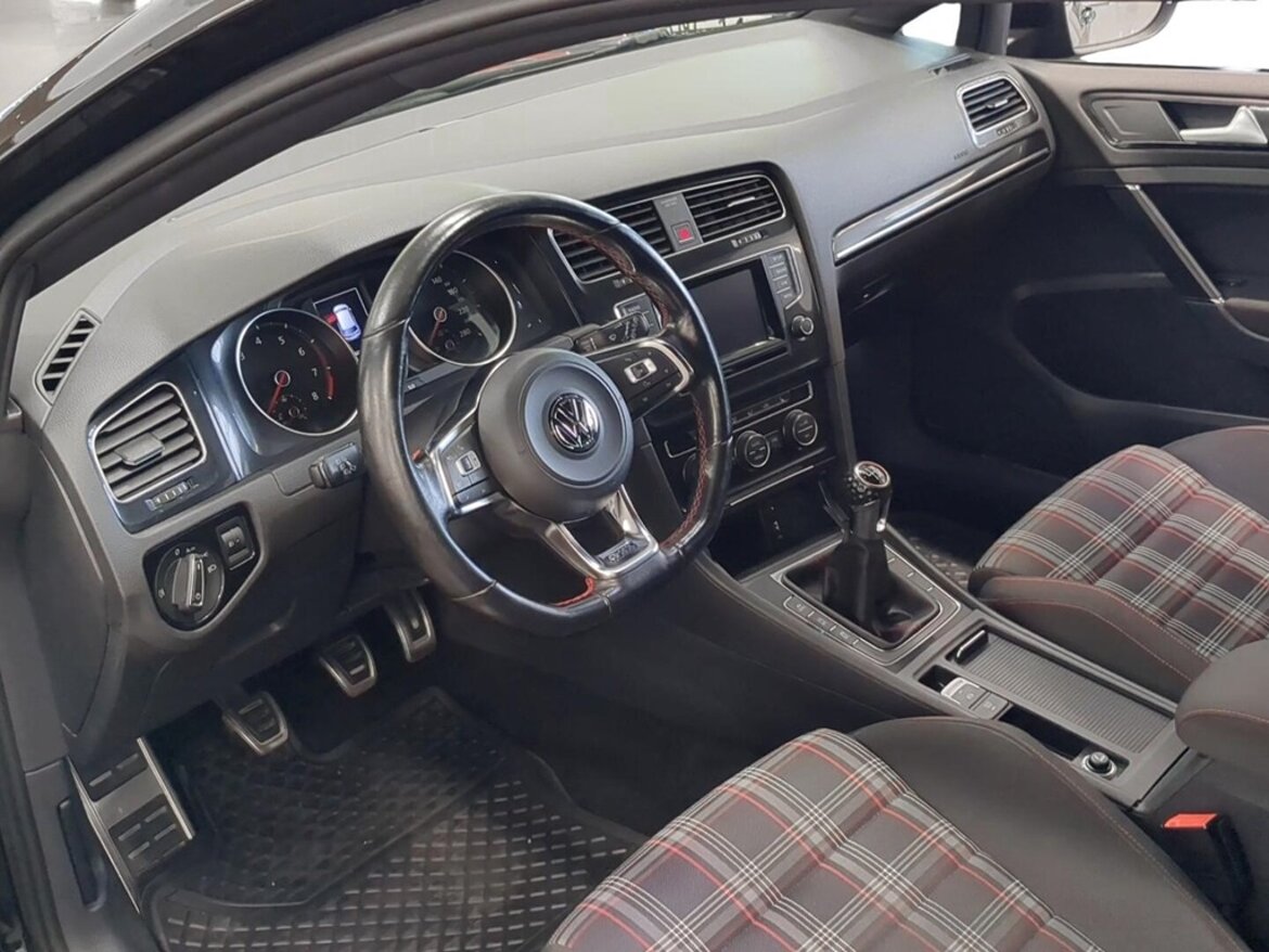 Volkswagen Golf GTI Performance2,0 230Hk Black Week Deal!