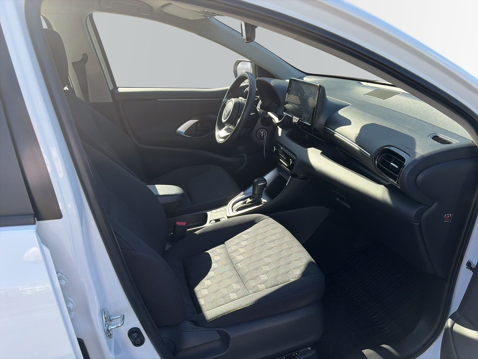 Toyota Yaris 2025, bild 6/10