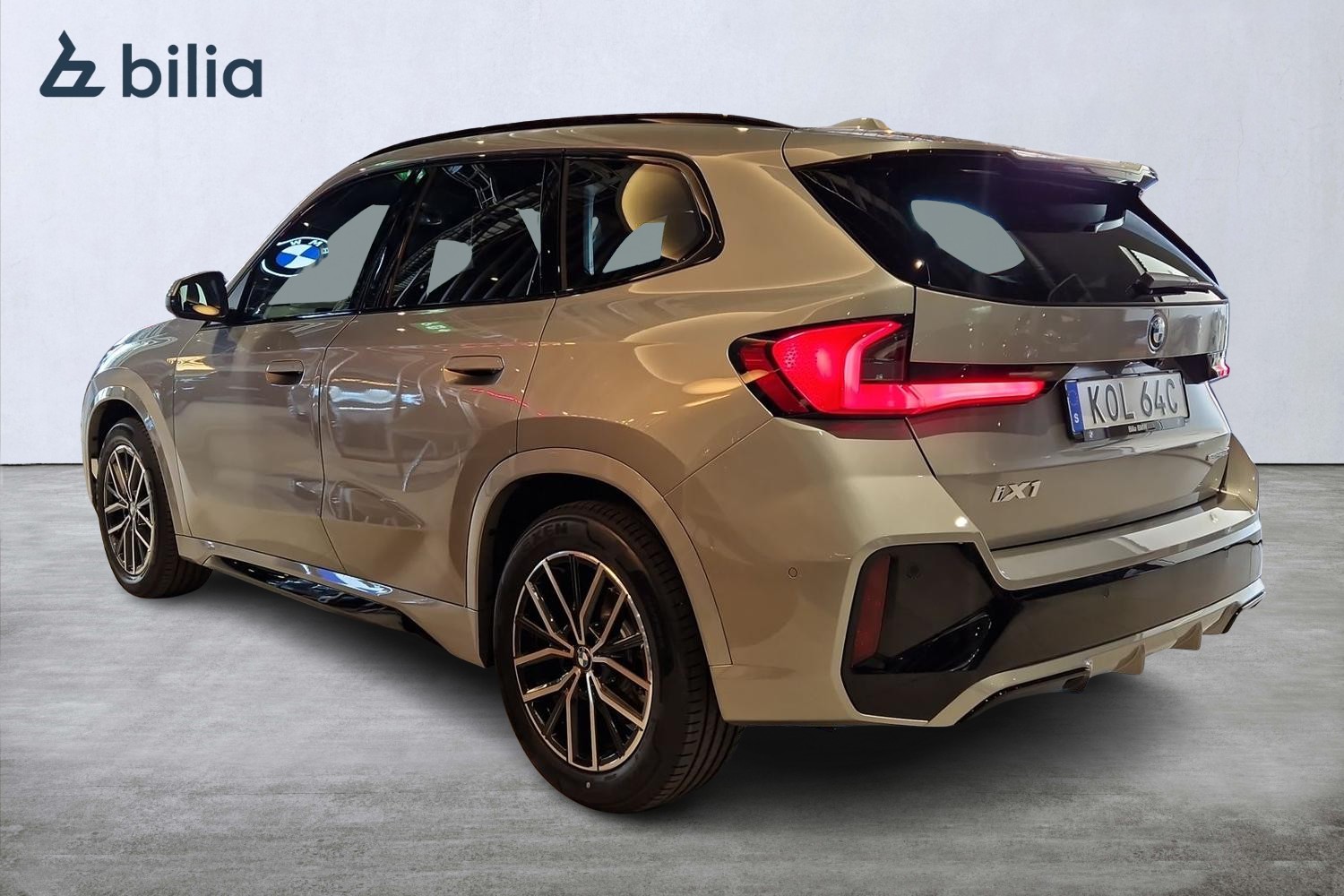 BMW iX1 eDrive20, 204ps, 2026