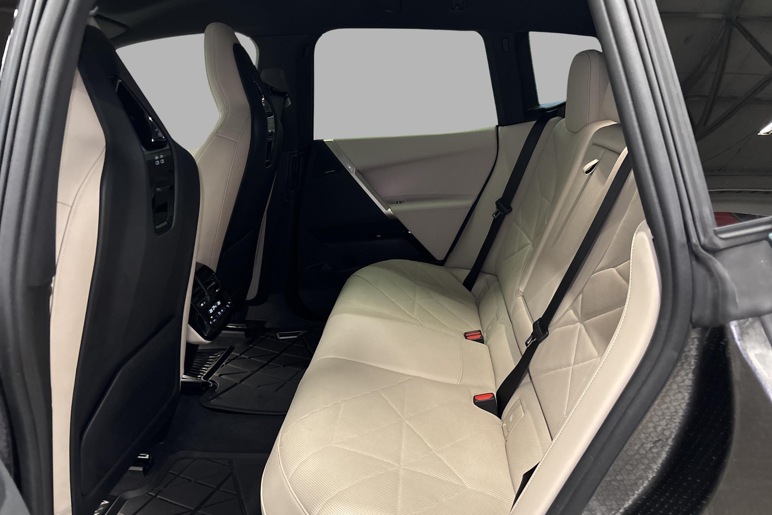 BMW iX xDrive50, 524hk, 2023