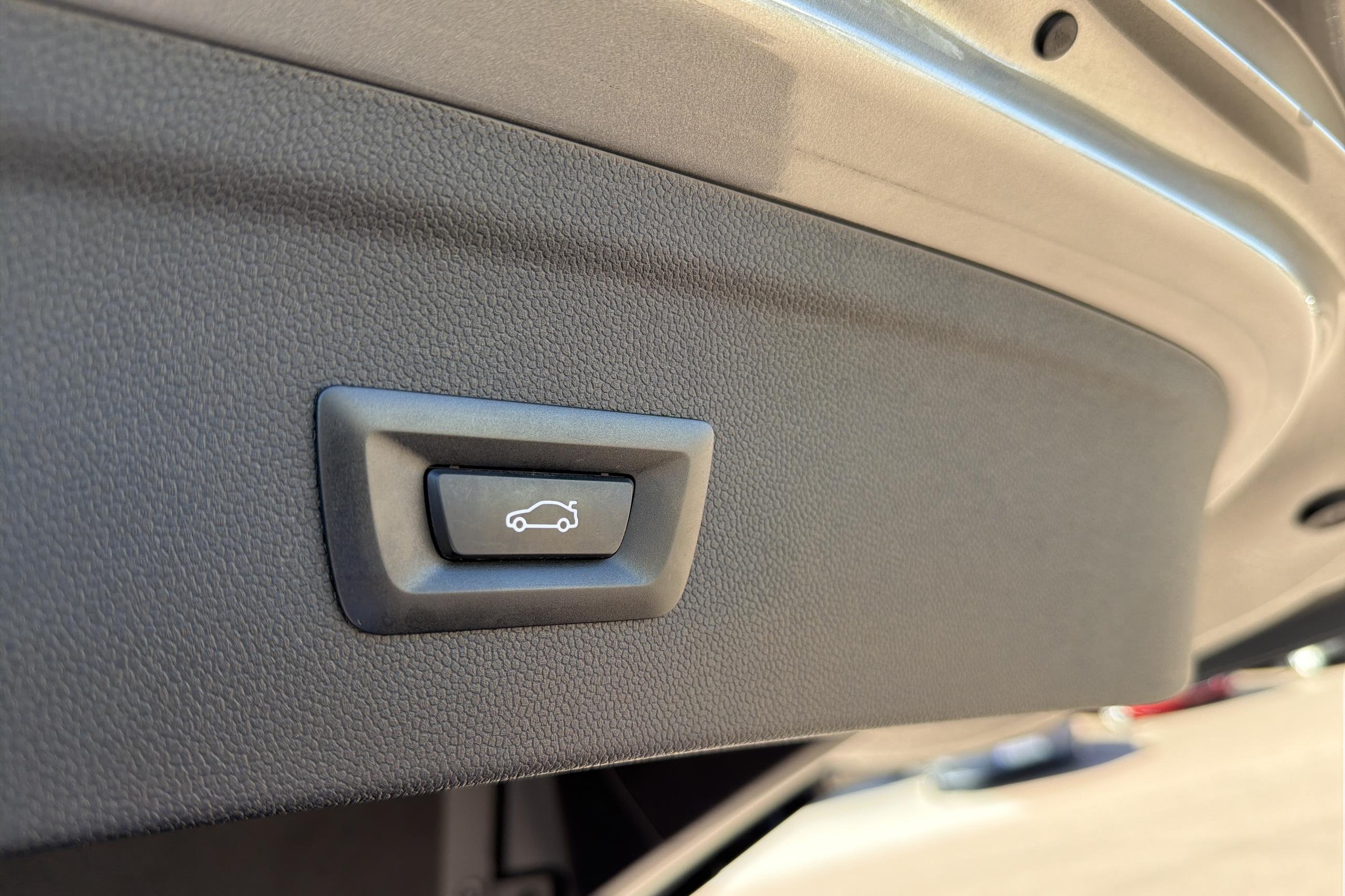BMW iX xDrive40, 326ps, 2023