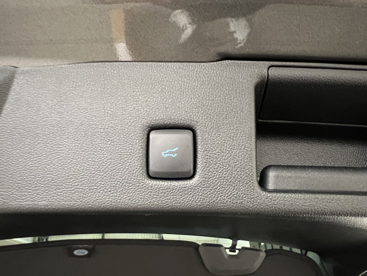 XED58R Ford Kuga PlugIn Hybrid STLine X Business PHEV Wayke