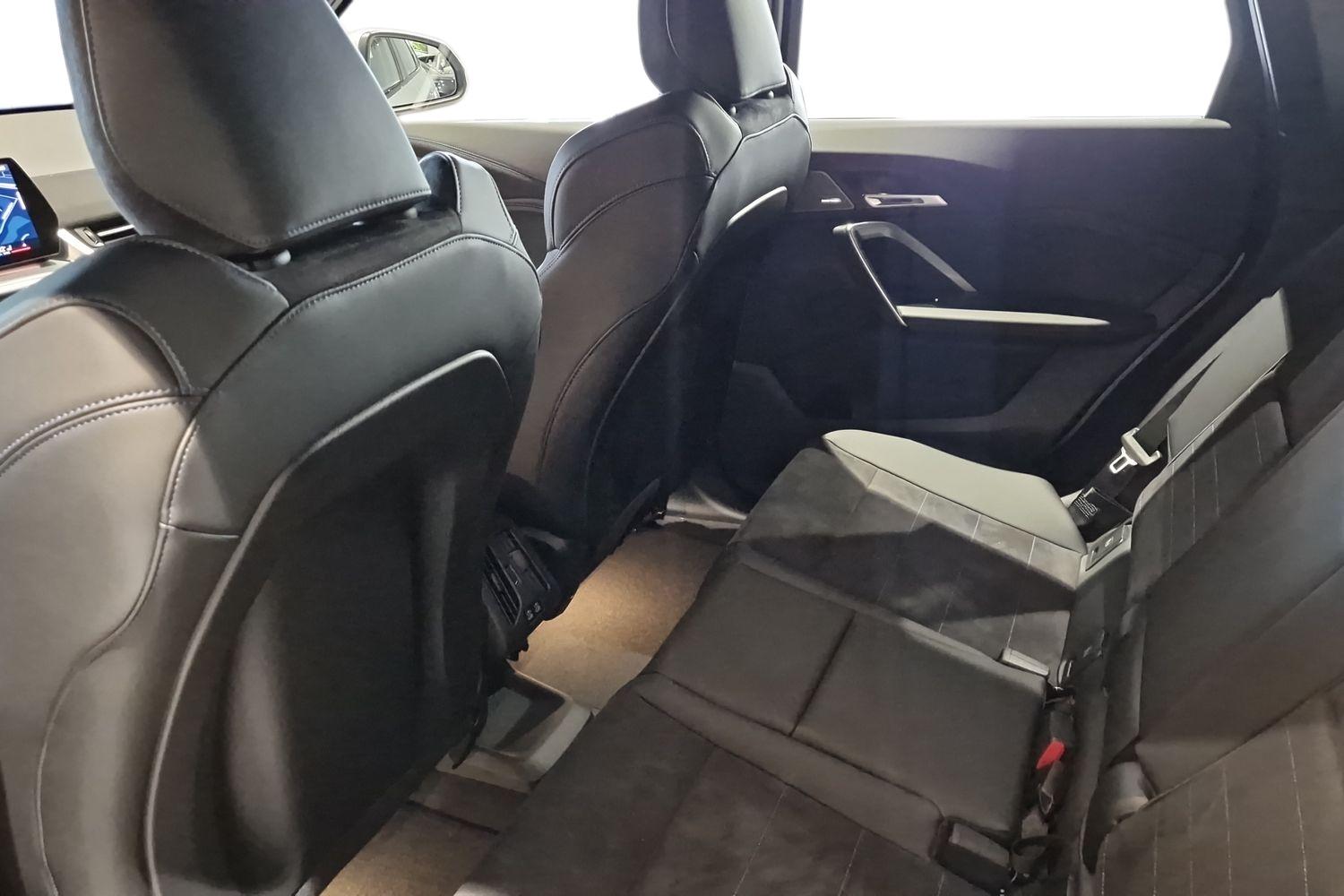 BMW iX1 eDrive20, 204ps, 2026