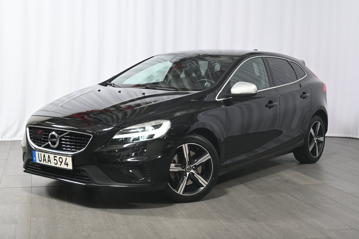 UAA594 – Volvo V40