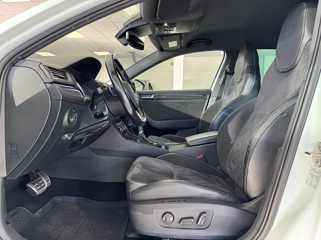 Škoda Superb Kombi 2.0 TDI 4x4 SCR DSG Sekventiell, 190hk, 2017