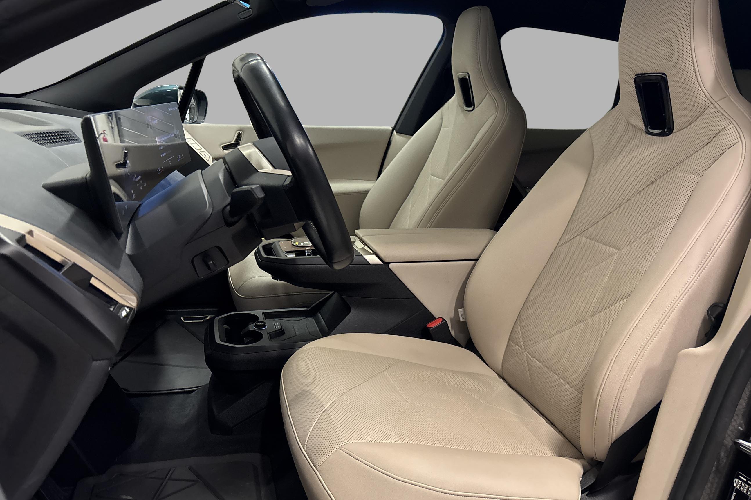 BMW iX xDrive50, 524hk, 2023